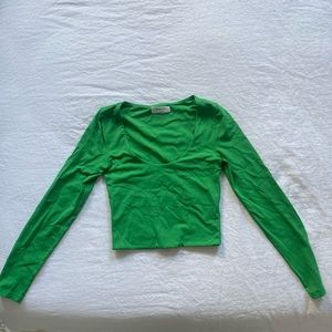 Aritzia Babaton Sculpting Scoop Neck Long Sleeve in Green, Size Small. Worn once